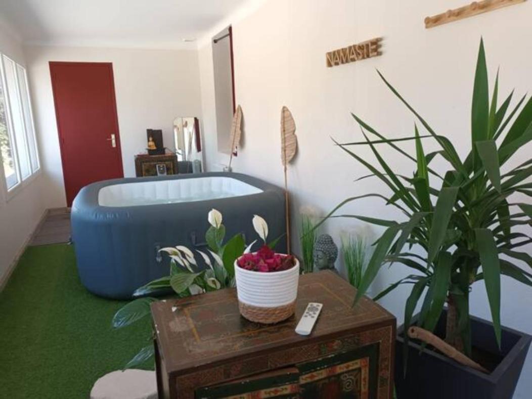 Gite Zen Carnoules  ภายนอก รูปภาพ